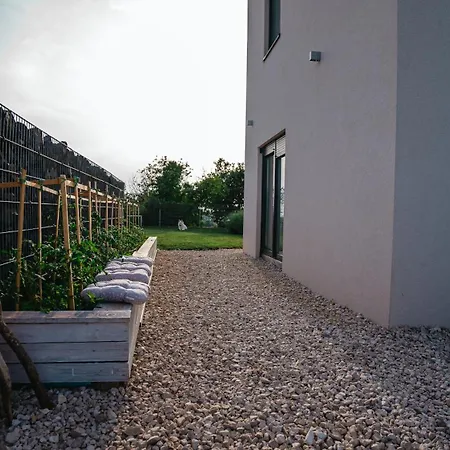 Apartman Enjoy Blue, With Pool & Pets Welcome
