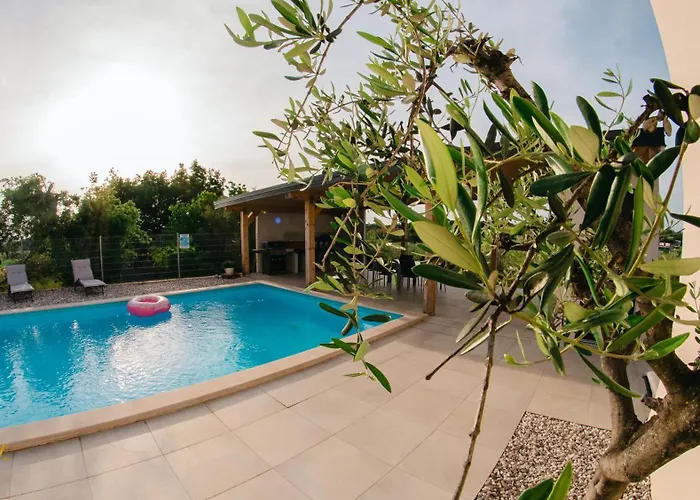 Enjoy Blue, With Pool & Pets Welcome * Novigrad Istria