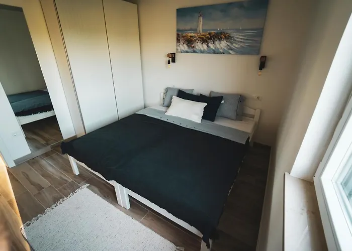 Enjoy Blue, With Pool & Pets Welcome *