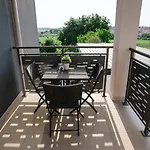 Enjoy Blue, With Pool & Pets Welcome