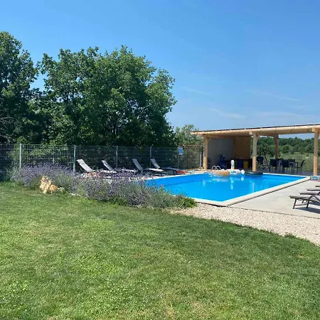 Enjoy Blue, With Pool & Pets Welcome Apartmán