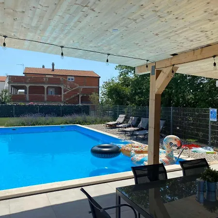 Enjoy Blue, With Pool & Pets Welcome Apartmán *