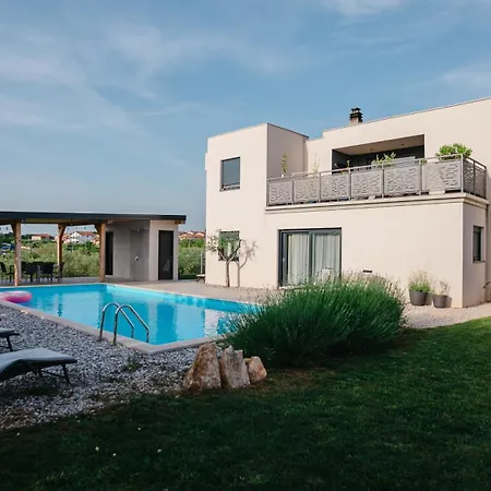 Daire Enjoy Blue, With Pool & Pets Welcome *