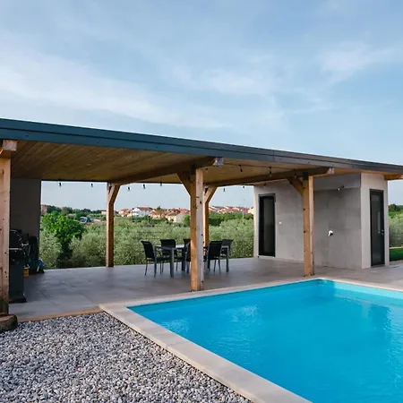 Enjoy Blue, With Pool & Pets Welcome * Novigrad Istria