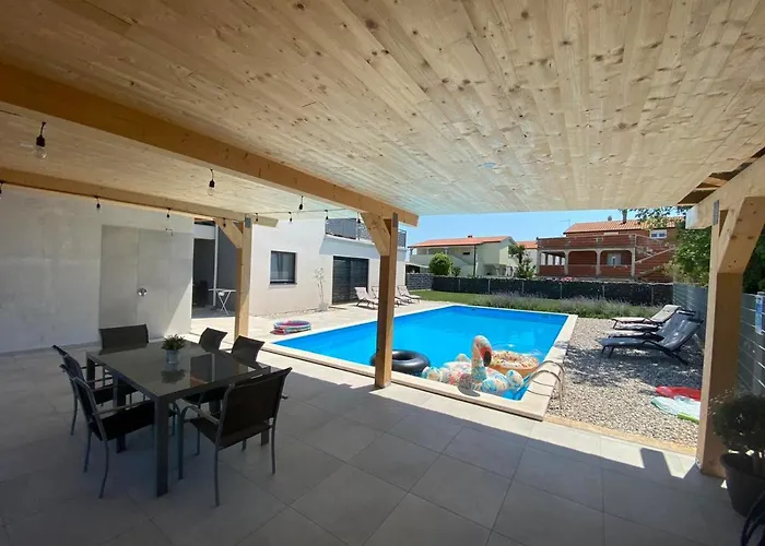 Daire Enjoy Blue, With Pool & Pets Welcome *