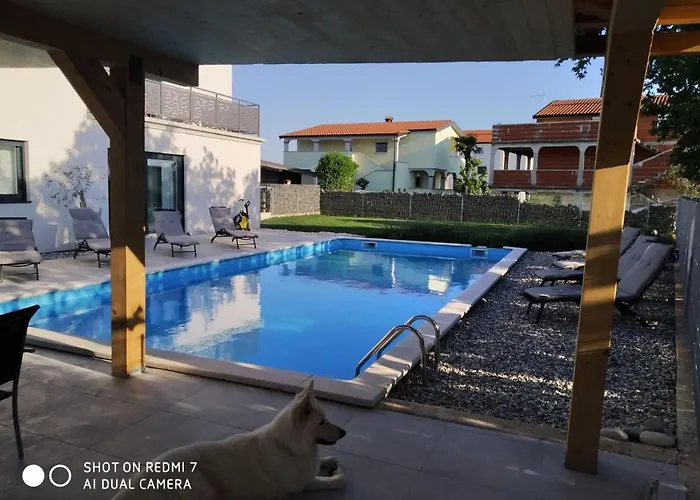 Daire Enjoy Blue, With Pool & Pets Welcome