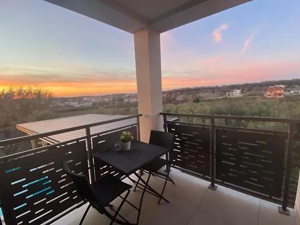 Enjoy Blue, With Pool & Pets Welcome Daire Novigrad Istria