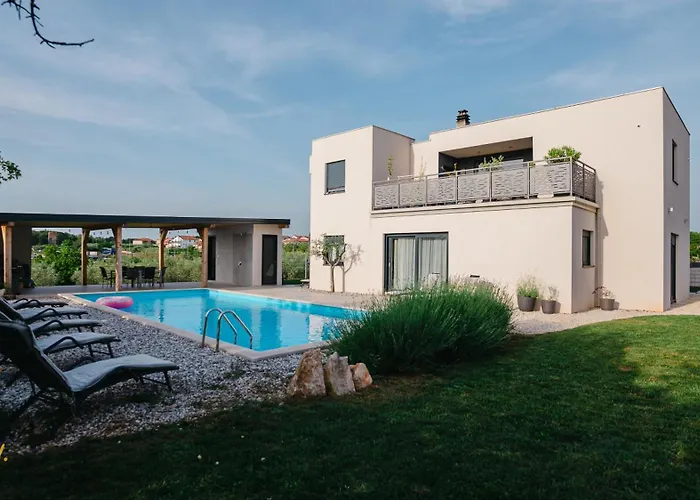 Daire Enjoy Blue, With Pool & Pets Welcome *